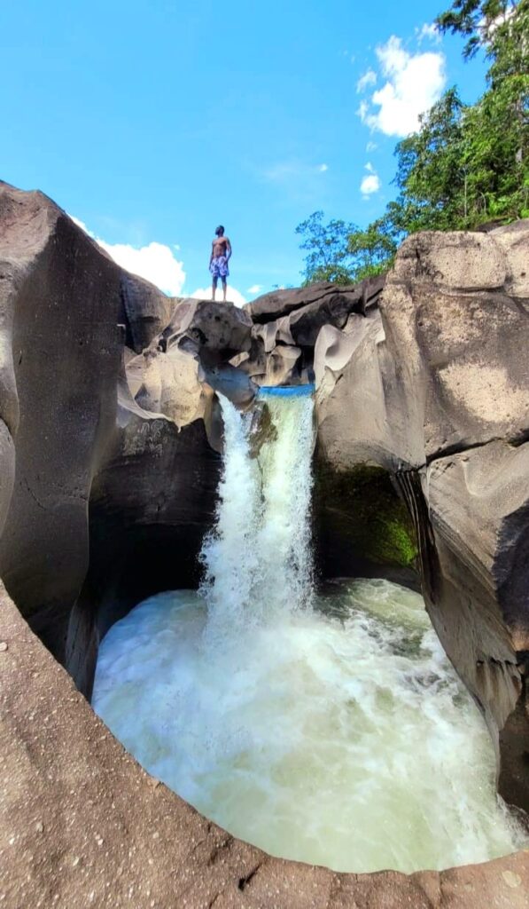 guia chapada dos veadeiros, cachoeira chapada dos veadeiros